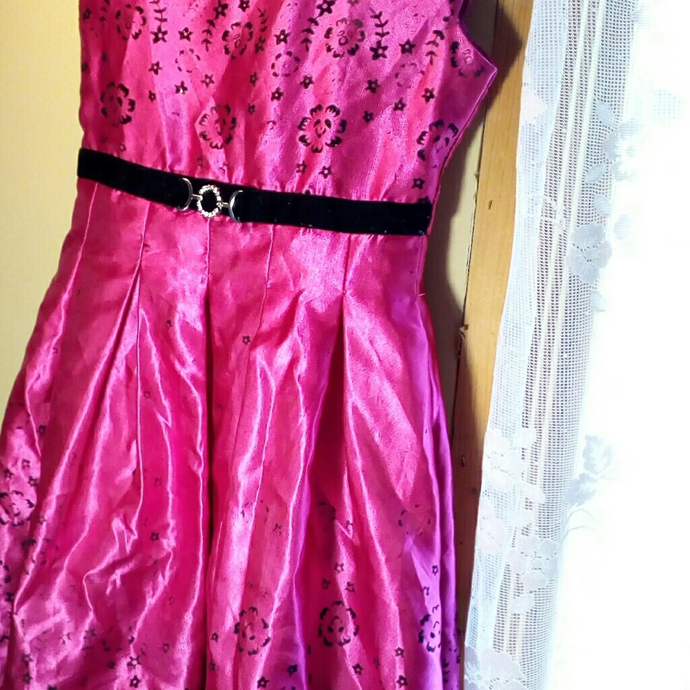 Dress - Picture 5 of 6